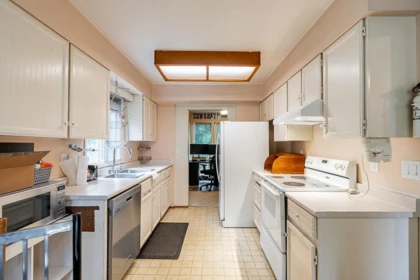 Primary Bedroom Photo of 4 305 Decaire Street, Coquitlam, BC