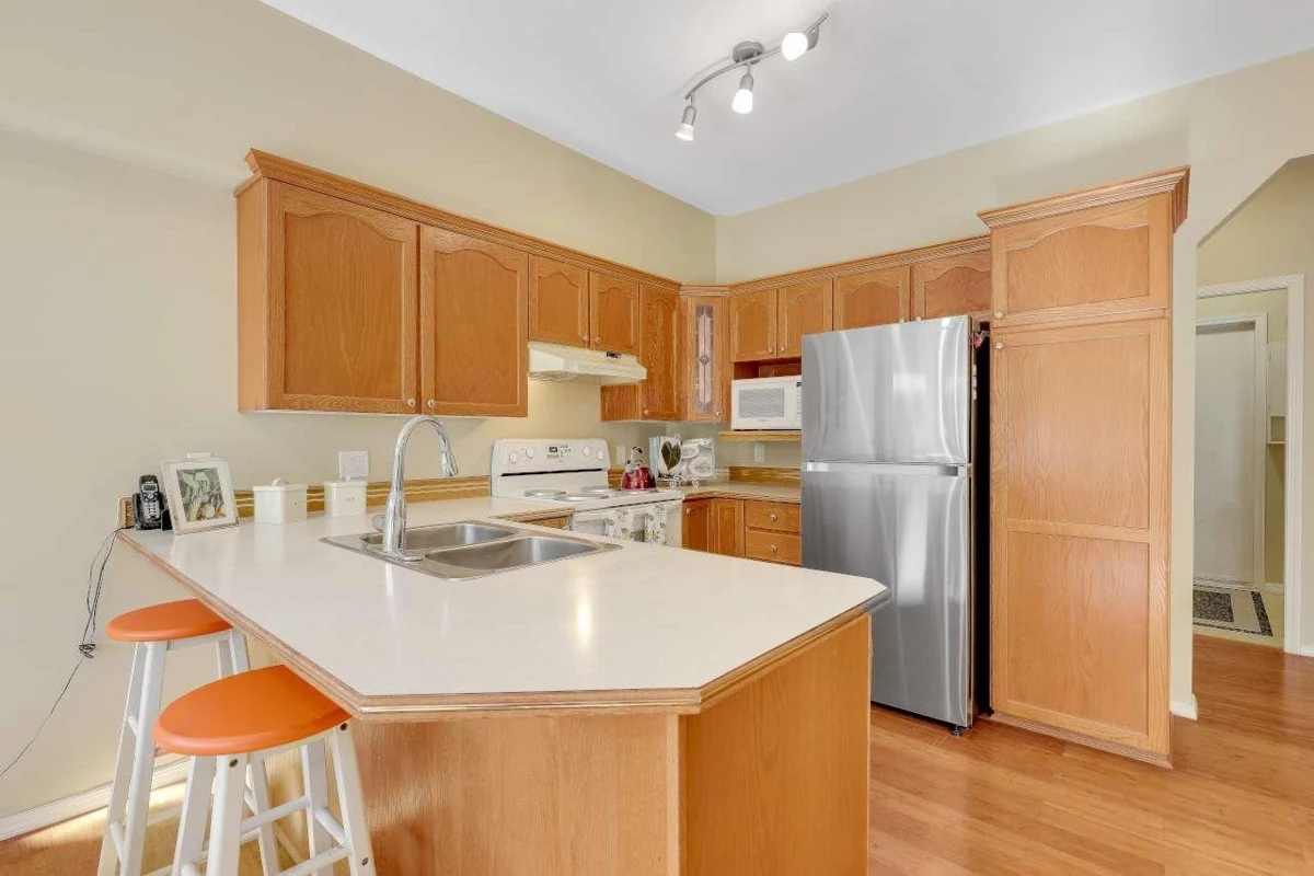 Dining Area Photo of 106 13895 102 Avenue, Surrey, BC