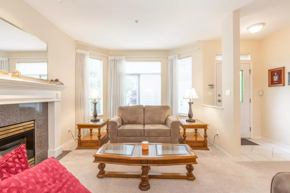 Family Room Photo of 40 5708 208 Street, Langley, BC