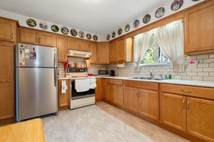 Laundry Room Photo of 46122 Greenwood Drive, Chilliwack, BC