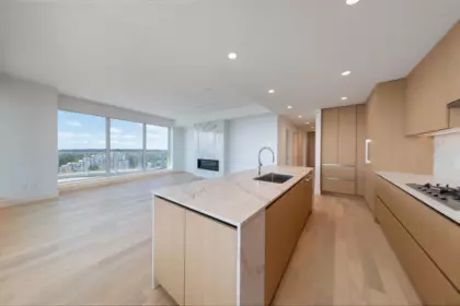 1605 1475 Foster Street, Surrey, BC, Surrey — Apartment/Condo for sale