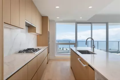 Kitchen Island Photo of 1605 1475 Foster Street, Surrey, BC