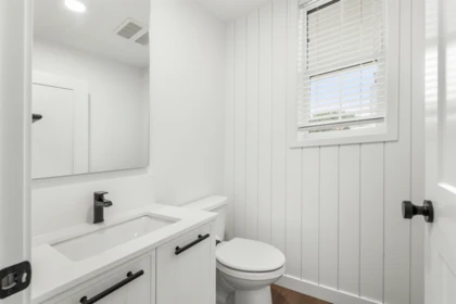 Guest Bathroom Photo of 6 2774 Montrose Avenue, Abbotsford, BC