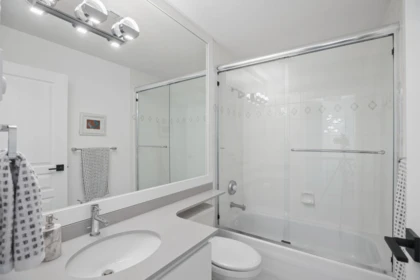 Mudroom Photo of 4S 1100 56 Street, Delta, BC
