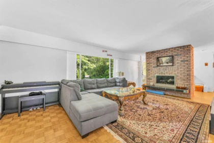 Basement Recreation Room Photo of 27810 110 Avenue, Maple Ridge, BC