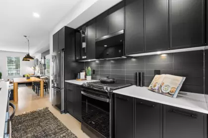 Kitchen Photo of 9 2886 Montrose Avenue, Abbotsford, BC