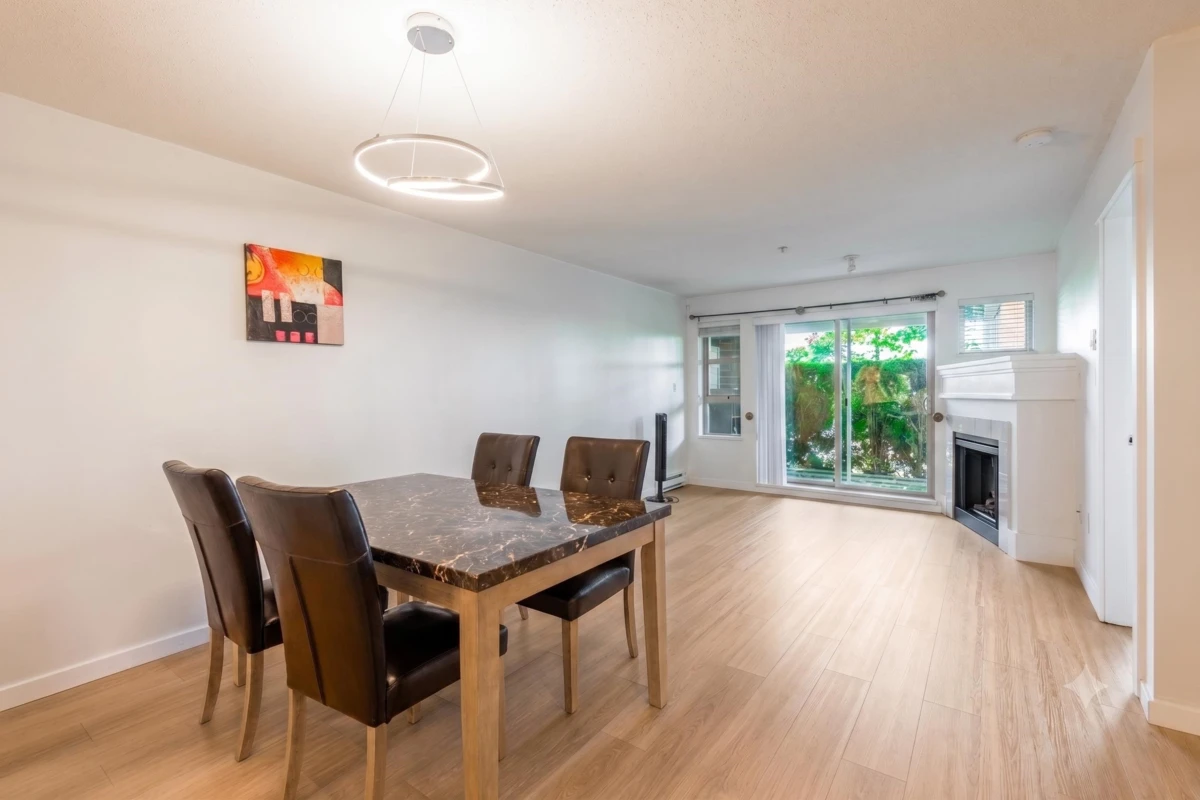 Living Room Photo of 1108 5133 Garden City Road, Richmond, BC