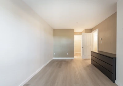 Walk-In Closet Photo of 1108 5133 Garden City Road, Richmond, BC