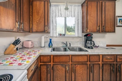 Kitchen Photo of 25792 Dewdney Trunk Road, Maple Ridge, BC