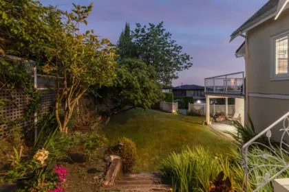 Hot Tub / Spa Photo of 1104 Esquimalt Avenue, West Vancouver, BC