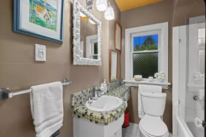 Powder Room Photo of 1104 Esquimalt Avenue, West Vancouver, BC
