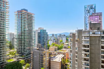 Backyard Photo of 1601 738 Broughton Street, Vancouver, BC