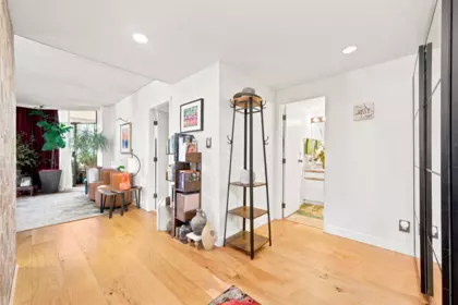 Mudroom Photo of 1601 738 Broughton Street, Vancouver, BC