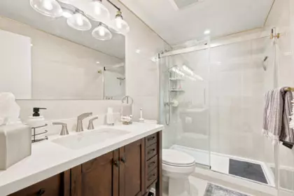Powder Room Photo of 1601 738 Broughton Street, Vancouver, BC