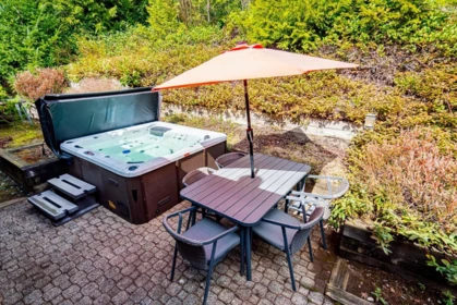 Hot Tub / Spa Photo of 4643 Port View Place, West Vancouver, BC