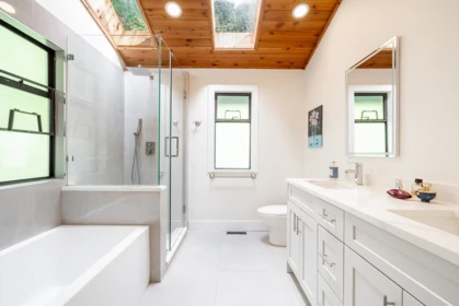 Powder Room Photo of 4643 Port View Place, West Vancouver, BC