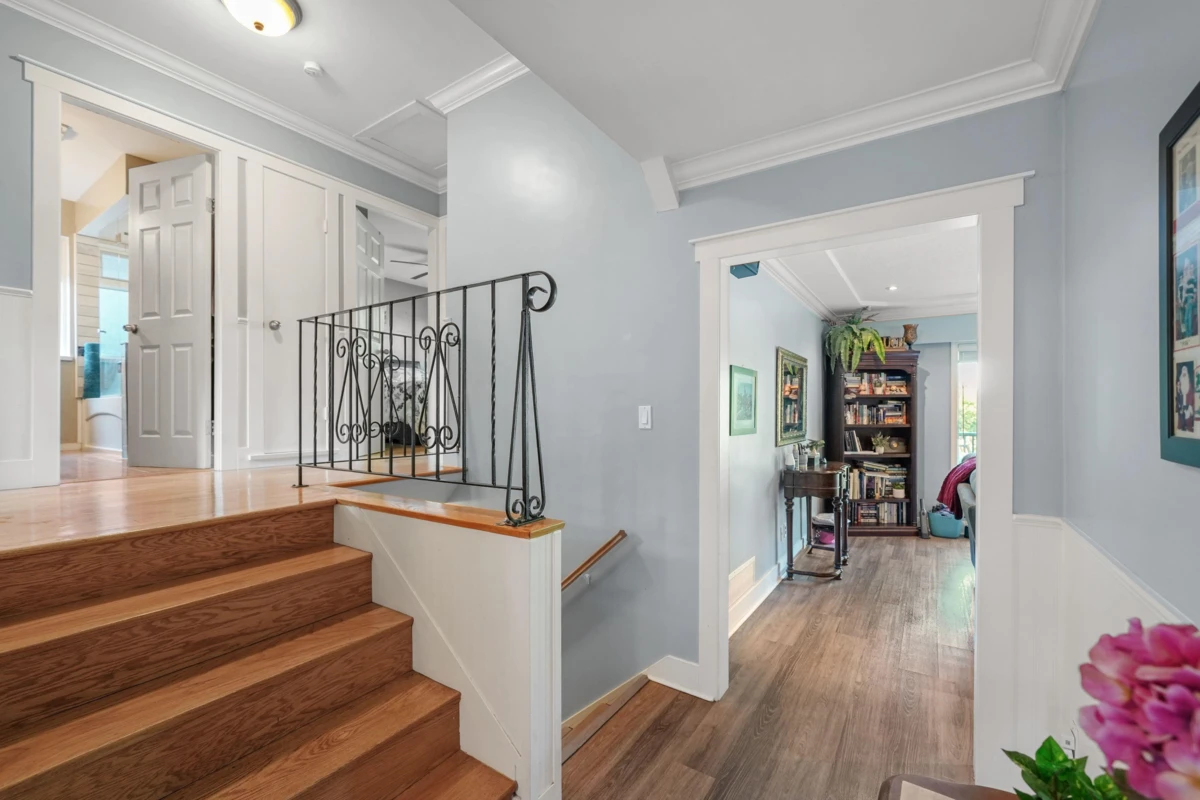 Living Room Photo of 9669 Townline Diversion, Surrey, BC