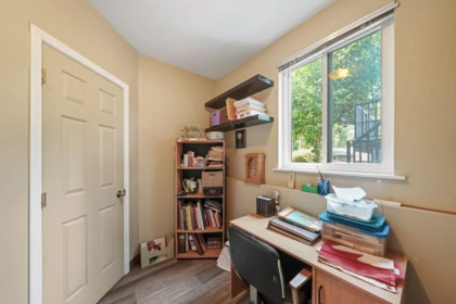 Hallway Photo of 9669 Townline Diversion, Surrey, BC