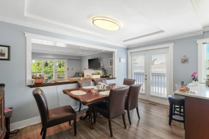 Kitchen Island Photo of 9669 Townline Diversion, Surrey, BC
