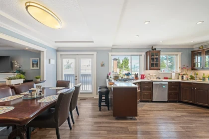 Kitchen Photo of 9669 Townline Diversion, Surrey, BC