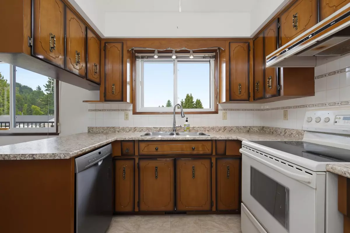 Dining Area Photo of 34865 Mcleod Avenue, Abbotsford, BC