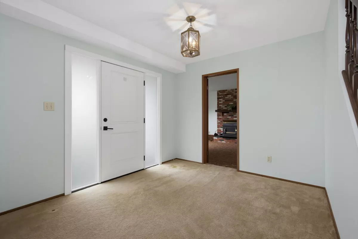 Living Room Photo of 34865 Mcleod Avenue, Abbotsford, BC