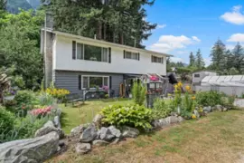 300 Robertson Crescent, Hope, BC