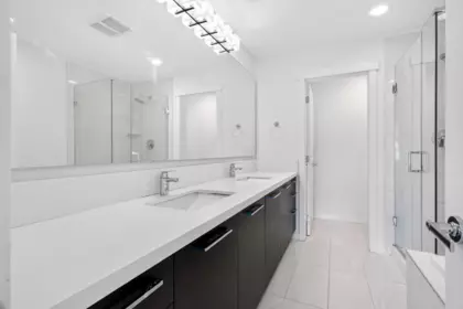 Hallway Photo of 35 3400 Devonshire Avenue, Coquitlam, BC