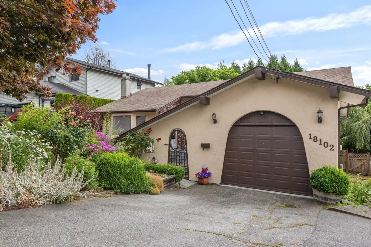 Living Room Photo of 18102 58 Avenue, Surrey, BC