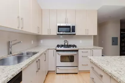 241 5160 Davis Bay Road, Sechelt, BC, Sechelt — Apartment/Condo for sale