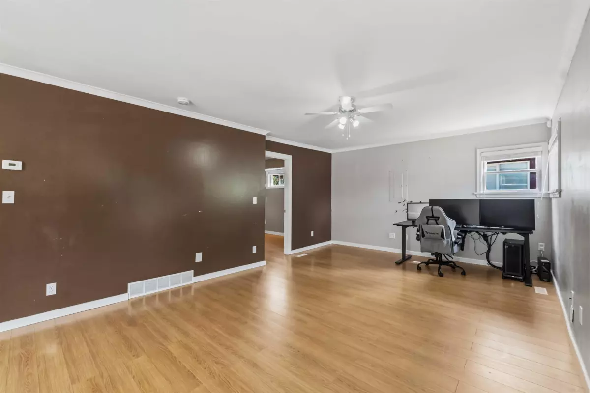 Family Room Photo of 2304 Mouldstade Road, Abbotsford, BC