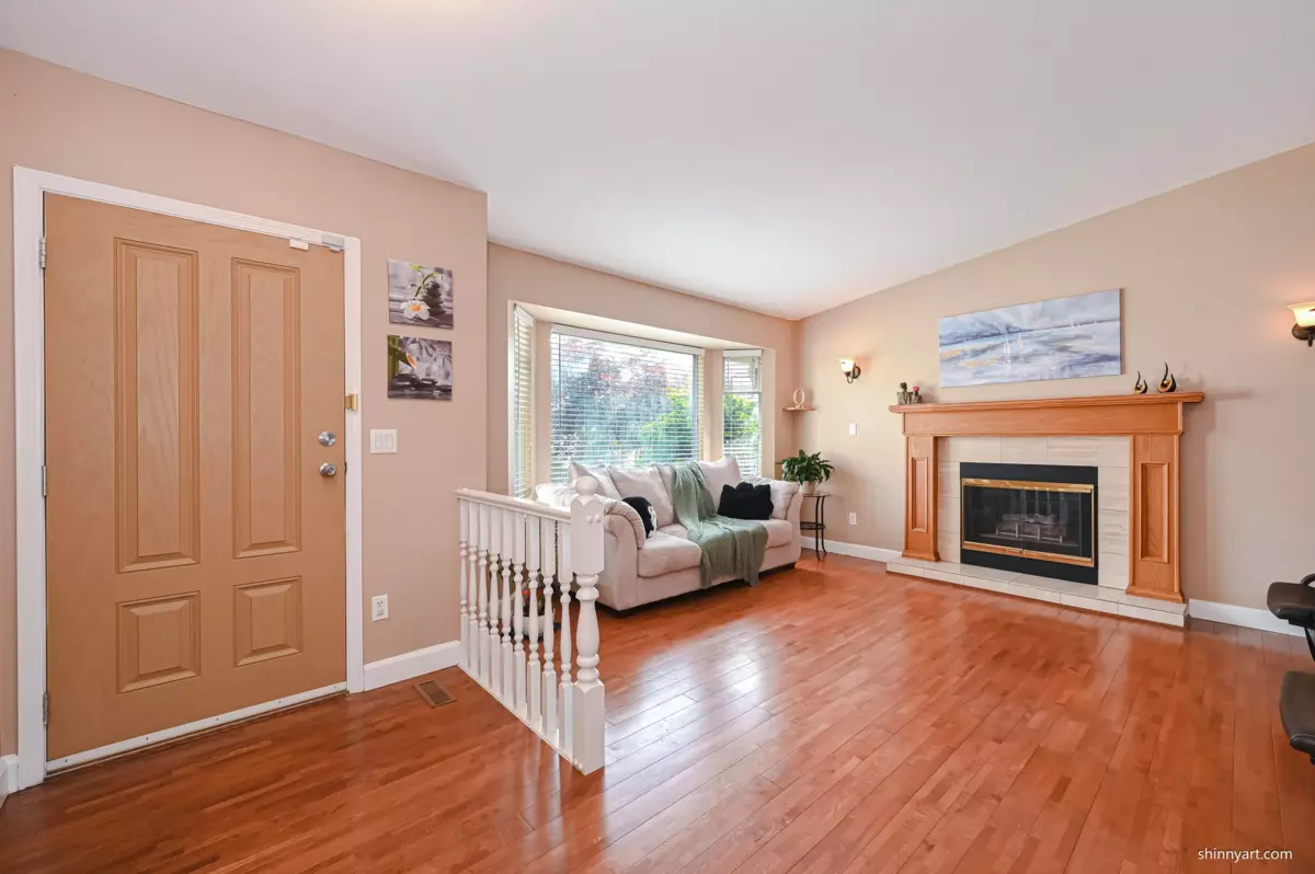 Dining Area Photo of 14961 86a Avenue, Surrey, BC