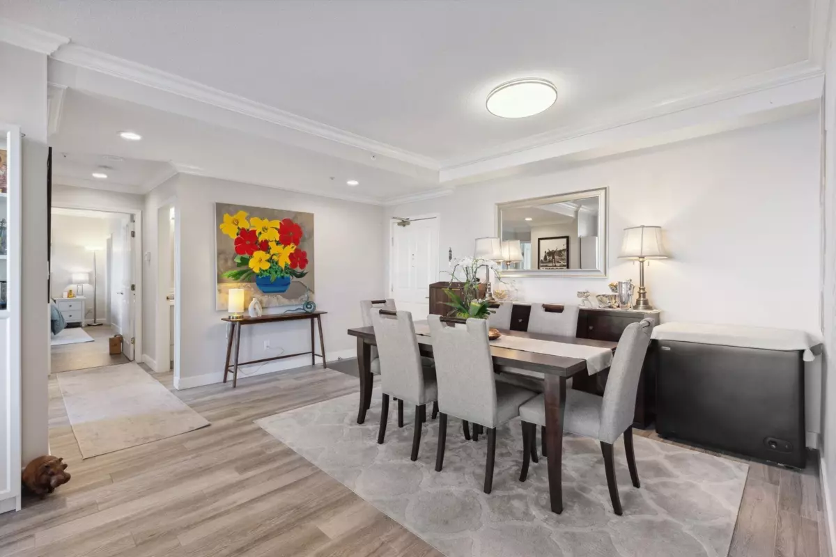 Family Room Photo of 302 3131 Deer Ridge Drive, West Vancouver, BC