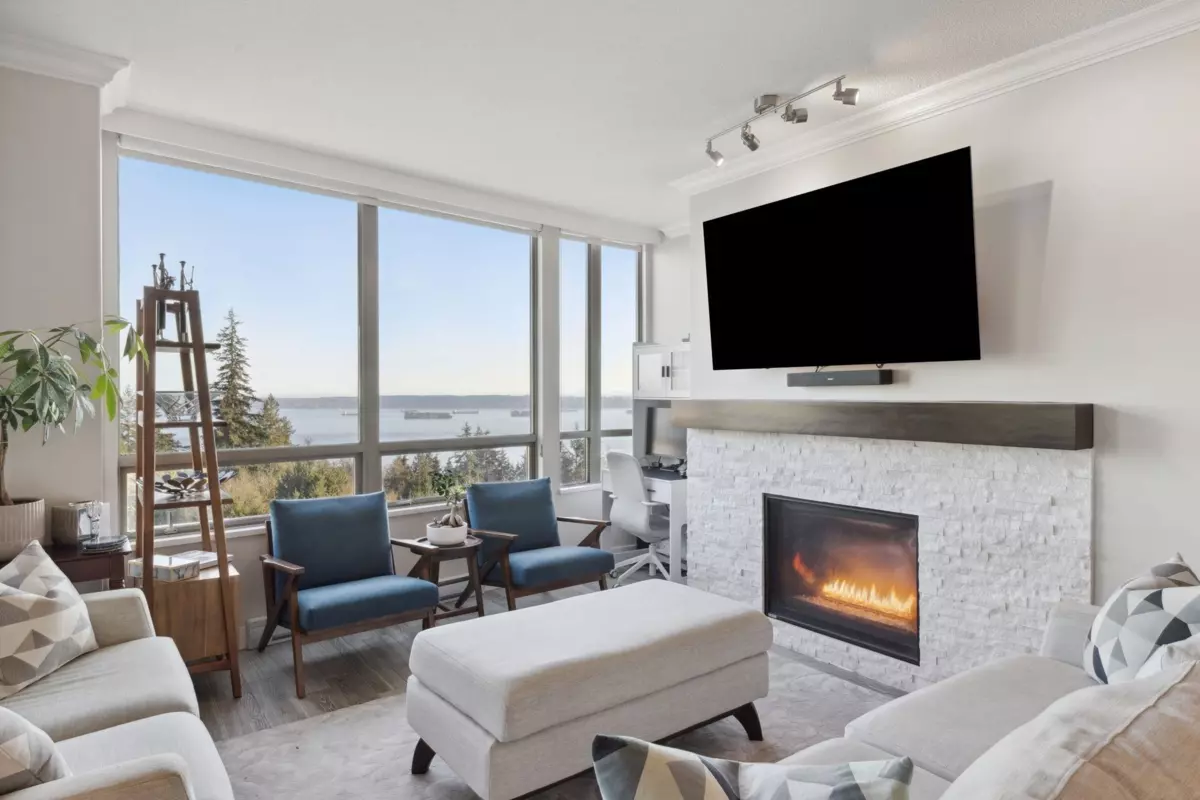 Living Room Photo of 302 3131 Deer Ridge Drive, West Vancouver, BC