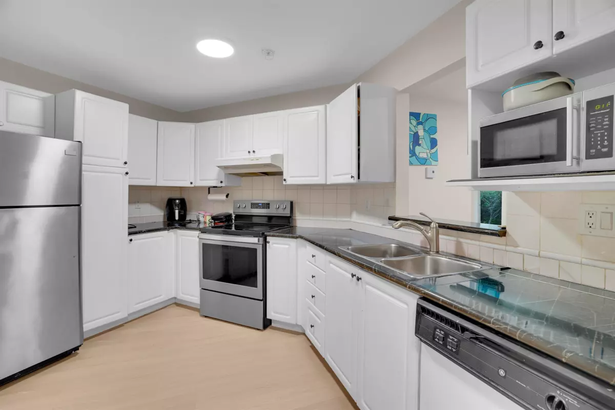 Family Room Photo of 111 7171 121 Street, Surrey, BC