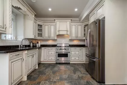 Breakfast Nook Photo of 12658 16 Avenue, Surrey, BC