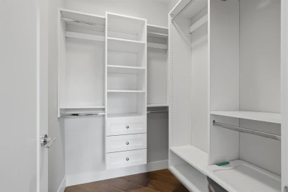 Laundry Room Photo of PH512 14855 Thrift Avenue, White Rock, BC