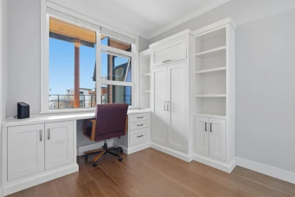 Mudroom Photo of PH512 14855 Thrift Avenue, White Rock, BC