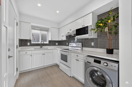Breakfast Nook Photo of 196 E 58th Avenue, Vancouver, BC