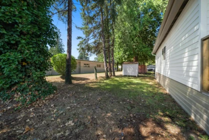 Front Yard Photo of 39 21163 Lougheed Highway, Maple Ridge, BC