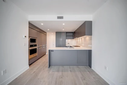 1801 450 Westview Street, Coquitlam, BC, Coquitlam — Apartment/Condo for sale
