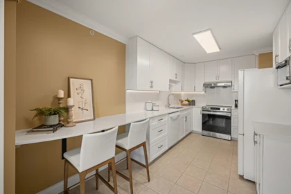 Dining Area Photo of 1704 612 Sixth Street, New Westminster, BC