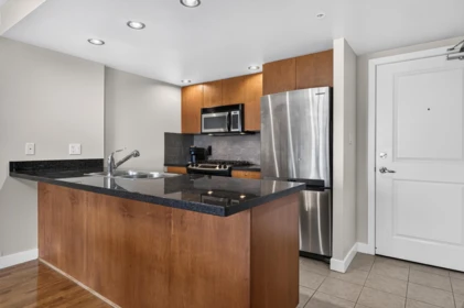 907 6233 Katsura Street, Richmond, BC, Richmond — Apartment/Condo for sale