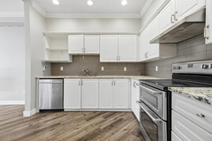 Walk-In Closet Photo of 102 8139 121a Street, Surrey, BC