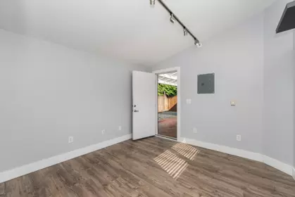 Mudroom Photo of 22928 117 Avenue, Maple Ridge, BC