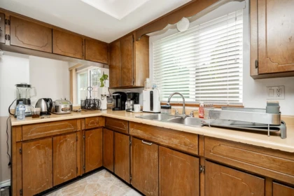 Kitchen Island Photo of 9667 155 Street, Surrey, BC