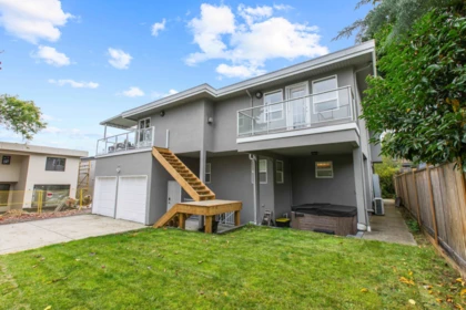 Hot Tub / Spa Photo of 1170 Dolphin Street, White Rock, BC