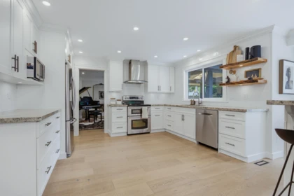 Breakfast Nook Photo of 20500 46a Avenue, Langley, BC