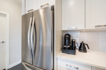 Guest Bathroom Photo of 405 15388 105 Avenue, Surrey, BC
