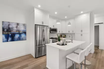 Kitchen Island Photo of 3 1871 Agassiz Avenue, Agassiz, BC